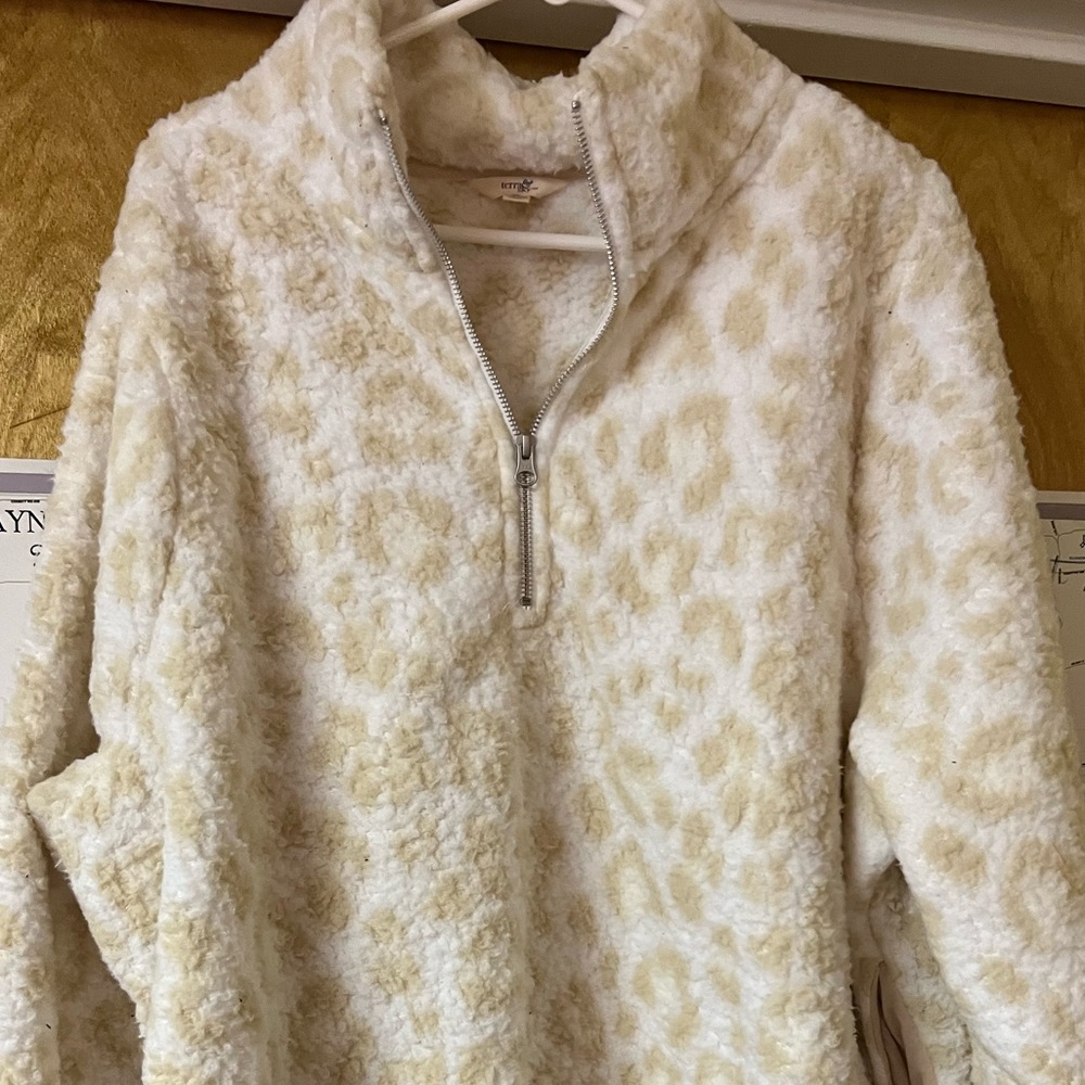 Terra and Sky pullover plus